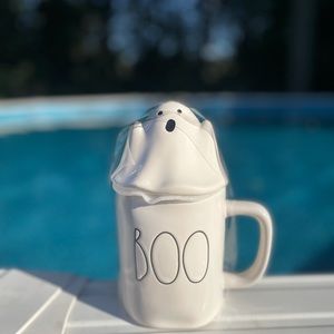 NWT RAE DUNN HALLOWEEN “BOO”MUG W/ GHOST TOPPER